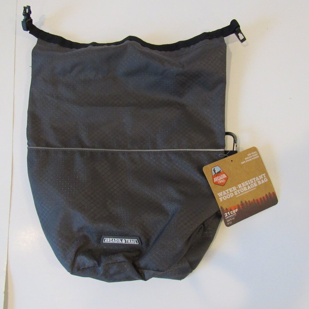 NEW ARCADIA TRAIL PET FOOD TRAVEL BAG
